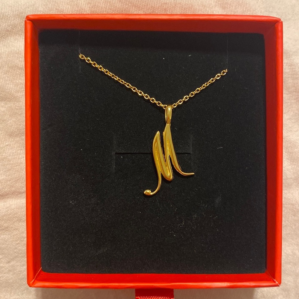 Oak and Luna M necklace